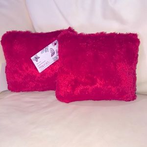 2 CUSTOM RED DECORATOR PILLOWS. NWT
